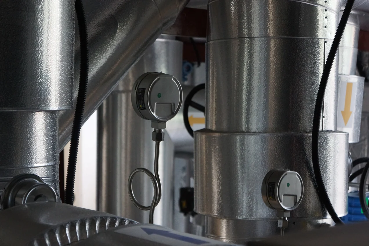 VFD-driven prefabricated cooling equipment